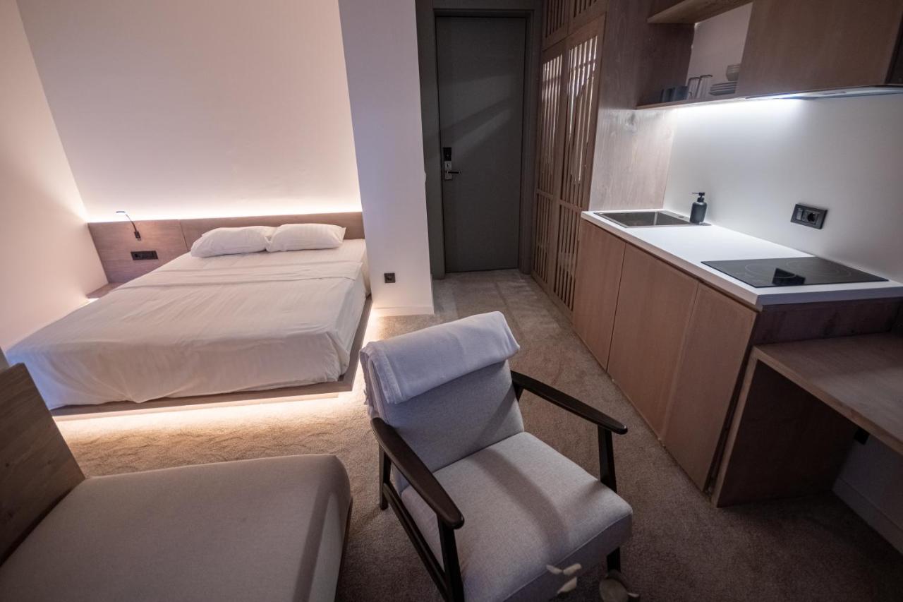 Bloom Suites Pristina Exterior foto