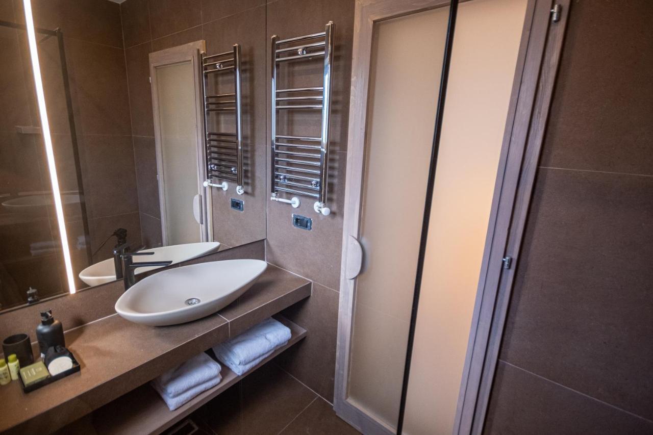 Bloom Suites Pristina Exterior foto